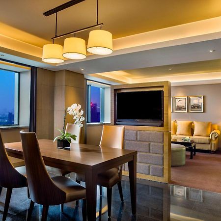 Sofitel Zhengzhou International Hotel Bagian luar foto